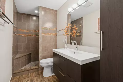 Bath - 1575 Sandpebble Dr #226, Wheeling, IL 60090 photo 2 of 3