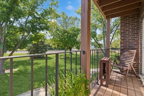 Exterior - 1575 Sandpebble Dr #226, Wheeling, IL 60090 photo 2 of 4
