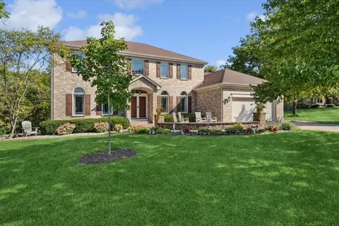 7 Iroquois Ct, Oswego, IL 60543