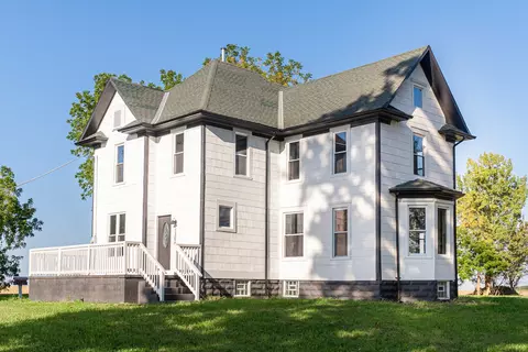 1306 Whitney Rd, Amboy, IL 61310