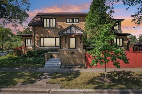 102 Le Moyne Pkwy, Oak Park, IL 60302