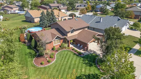 8500 Brookside Glen Dr, Tinley Park, IL 60487