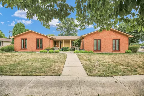 1103 Ross Dr, Champaign, IL 61821