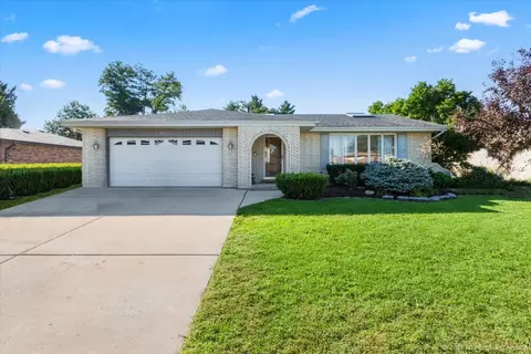 8841 Briarwood Ln, Orland Park, IL 60462