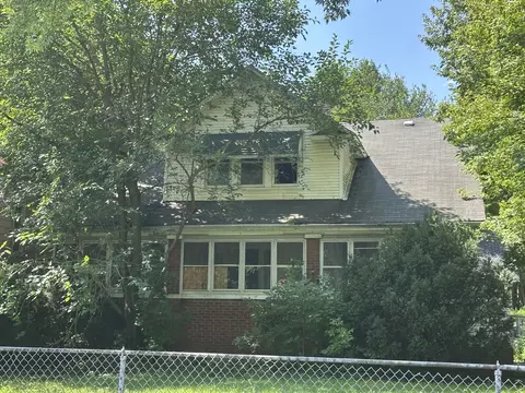 8500 S Escanaba Ave, Chicago, IL 60617