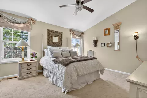 4760 Amber Cir, Hoffman Estates, IL 60192 photo 12
