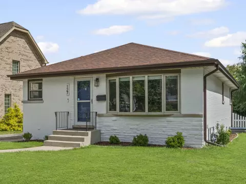 127 Elm St, Glenview, IL 60025
