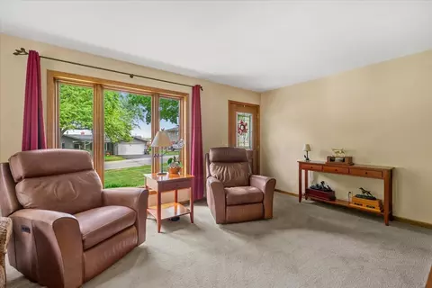 3705 W Anne St, Mchenry, IL 60050 photo 5