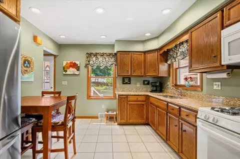 3705 W Anne St, Mchenry, IL 60050 photo 3