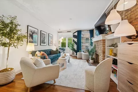 745 W Brompton Ave #2, Chicago, IL 60657 photo 2
