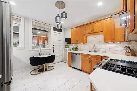 745 W Brompton Ave #2, Chicago, IL 60657 photo 8