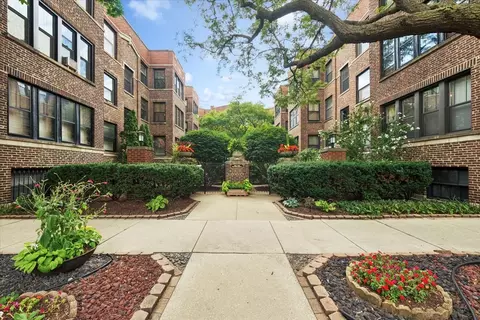 745 W Brompton Ave #2, Chicago, IL 60657