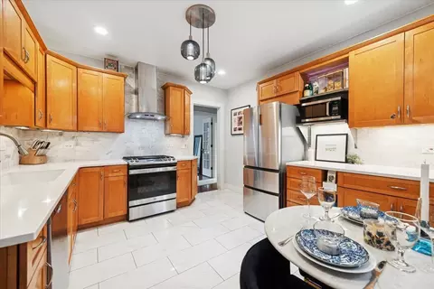 745 W Brompton Ave #2, Chicago, IL 60657 photo 7