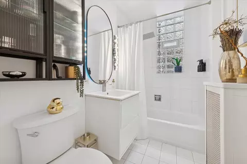 745 W Brompton Ave #2, Chicago, IL 60657 photo 14
