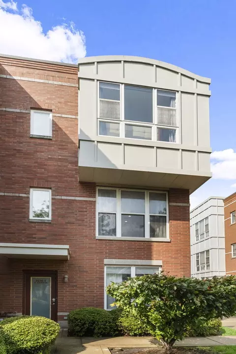 3238 N Kilbourn Ave #1, Chicago, IL 60641