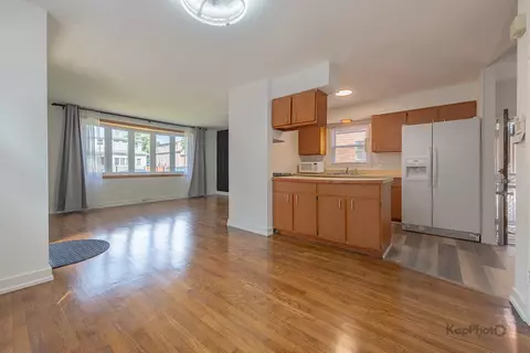 Living - 1313 W 112th St, Chicago, IL 60643 photo 8 of 9