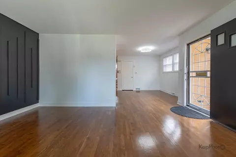 Living - 1313 W 112th St, Chicago, IL 60643 photo 5 of 9