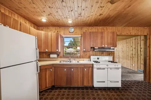 Kitchen - 1612 Knoll Ave, Mchenry, IL 60050 photo 1 of 3