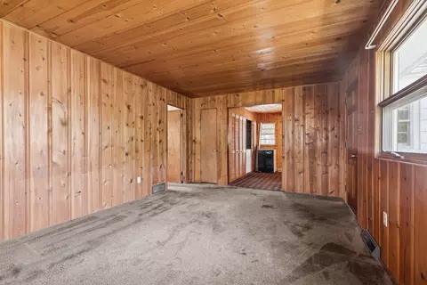 Living - 1612 Knoll Ave, Mchenry, IL 60050 photo 7 of 7
