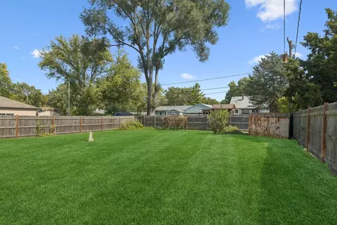 Exterior - 1612 Knoll Ave, Mchenry, IL 60050 photo 3 of 5