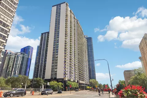 400 E Randolph St #3714, Chicago, IL 60601