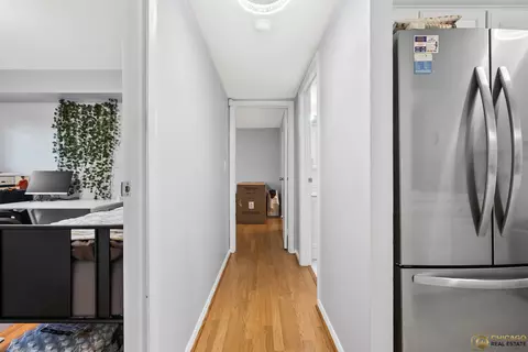 Entry Way - 1977 Kenilworth Cir #D, Hoffman Estates, IL 60169 photo 1 of 2