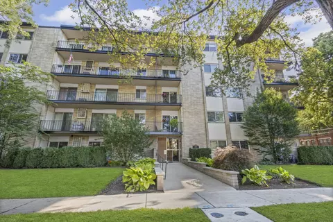 828 Oakton St #4F, Evanston, IL 60202