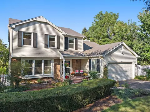 27 W250 Birch St, Winfield, IL 60190
