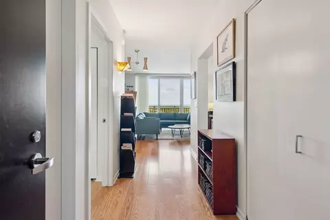 Entry Way - 807 Davis St #1907, Evanston, IL 60201 photo 1 of 1