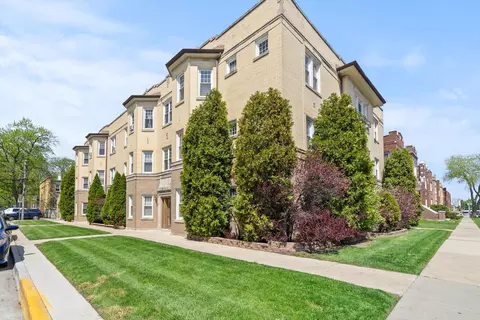6401 W 23rd St #5, Berwyn, IL 60402