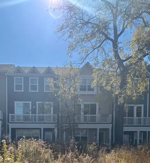 82 Lakeview Pl, Lake Zurich, IL 60047