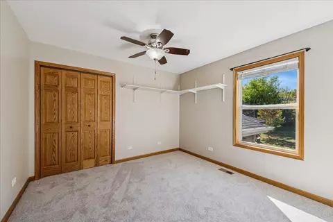 Bedroom - 1455 Saddlebrook Cir, Algonquin, IL 60102 photo 2 of 4