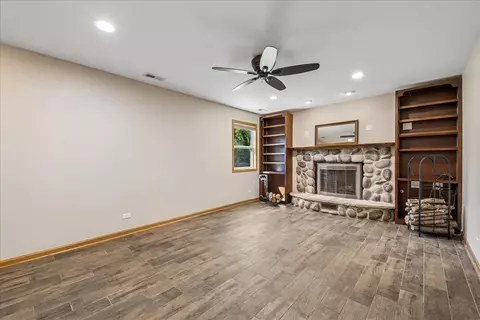 Living - 1455 Saddlebrook Cir, Algonquin, IL 60102 photo 1 of 2