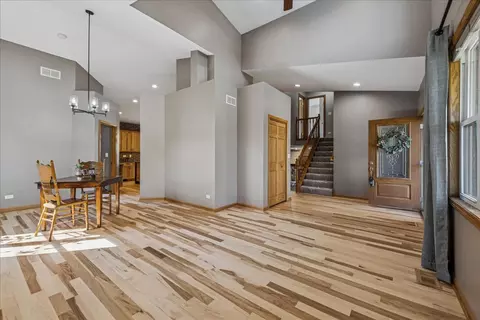 Entry Way - 1455 Saddlebrook Cir, Algonquin, IL 60102 photo 1 of 1