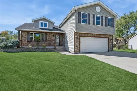 1455 Saddlebrook Cir, Algonquin, IL 60102