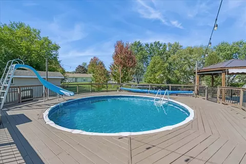 Exterior - 1455 Saddlebrook Cir, Algonquin, IL 60102 photo 4 of 6