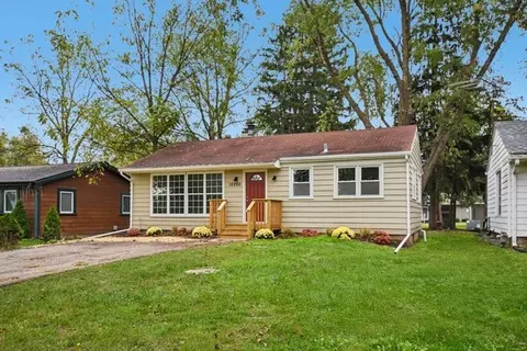 10280 Kenilworth Ave, Algonquin, IL 60102