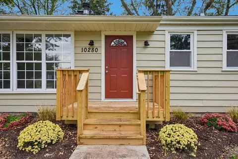 Exterior - 10280 Kenilworth Ave, Algonquin, IL 60102 photo 8 of 8