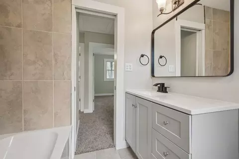 Bath - 10280 Kenilworth Ave, Algonquin, IL 60102 photo 2 of 2