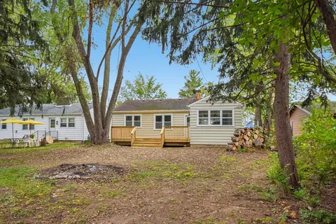 Exterior - 10280 Kenilworth Ave, Algonquin, IL 60102 photo 7 of 8