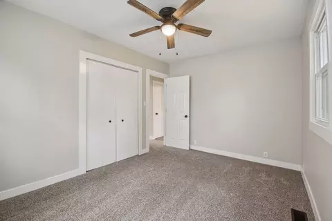 Bedroom - 10280 Kenilworth Ave, Algonquin, IL 60102 photo 2 of 4