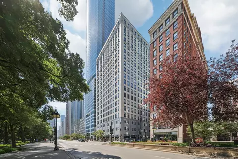 910 S Michigan Ave #1805, Chicago, IL 60605