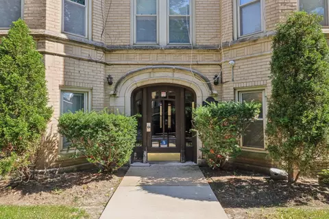 5621 N Spaulding Ave #3S, Chicago, IL 60659