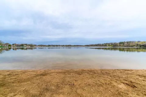 View/Area - 460 Maplewood Dr, Antioch, IL 60002 photo 1 of 2