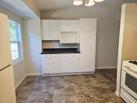 Kitchen - 460 Maplewood Dr, Antioch, IL 60002 photo 3 of 4