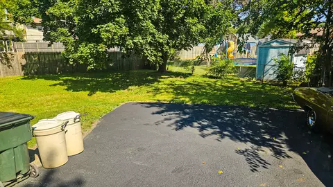 Exterior - 460 Maplewood Dr, Antioch, IL 60002 photo 6 of 7