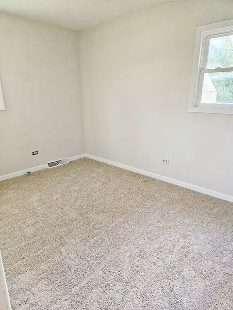 Bedroom - 460 Maplewood Dr, Antioch, IL 60002 photo 1 of 2