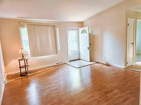 Living - 460 Maplewood Dr, Antioch, IL 60002 photo 1 of 2
