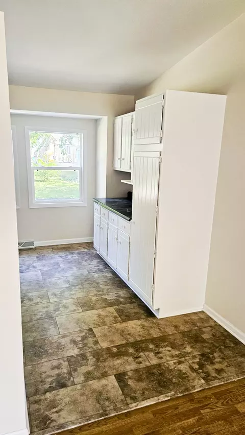 Kitchen - 460 Maplewood Dr, Antioch, IL 60002 photo 1 of 4