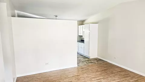 Living - 460 Maplewood Dr, Antioch, IL 60002 photo 2 of 2